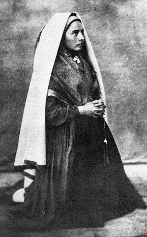 lourdes bernadette soubirous st catholic saints france roman grotto lady saint known religious marie santa church bernarde mystic ste body